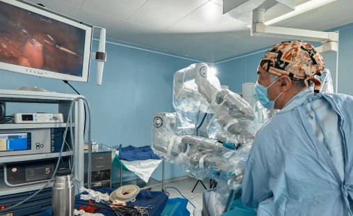 Robotic Gynaecology Surgery in Kolkata | Dr. Pallab Roy