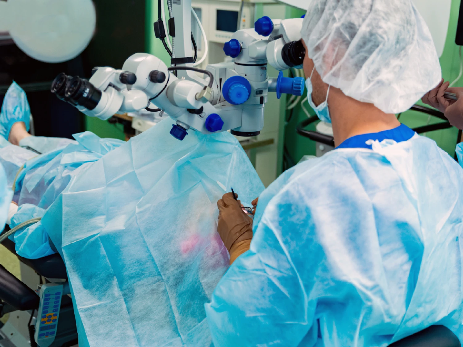 Robotic Gynaecology Surgery in Kolkata | Dr. Pallab Roy